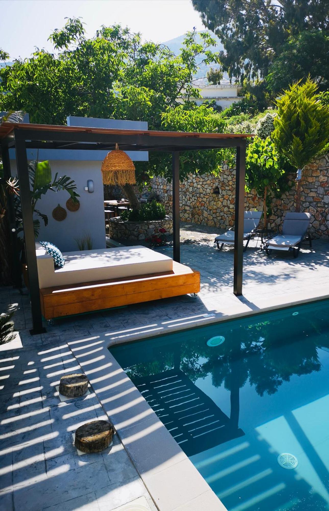 Spacious Maistrali Villa, Private Pool & Garden Rodhákinon Bagian luar foto